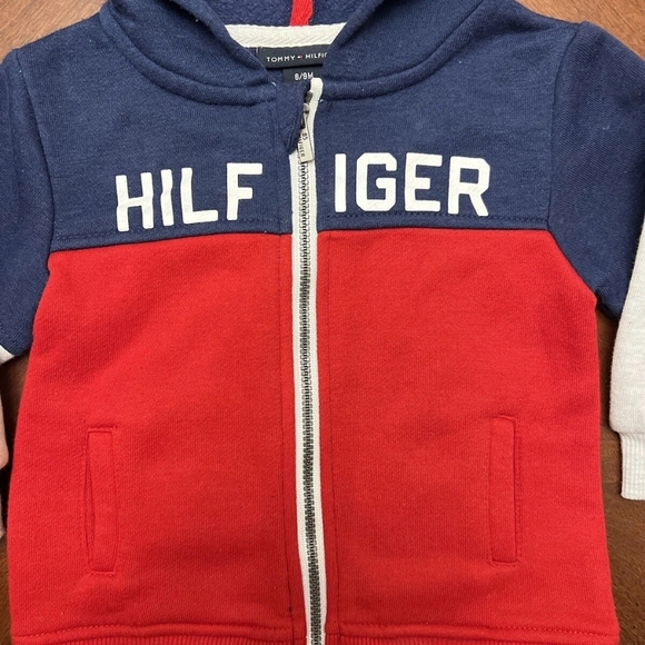 Tommy Hilfiger Zip Up Hooded sweater Size 6/9 Months NWT - Picture 5 of 6